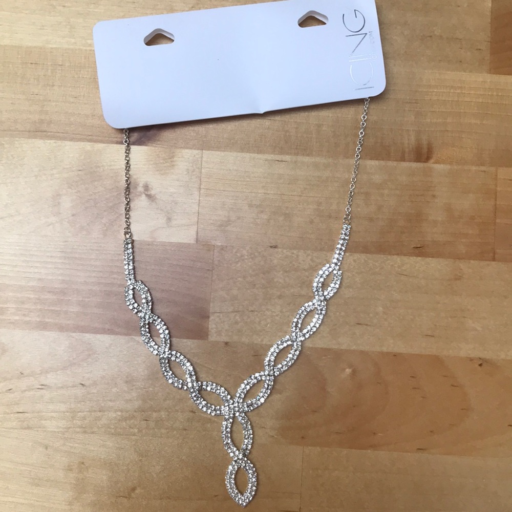 Beautiful Icing necklace/prom jewelry